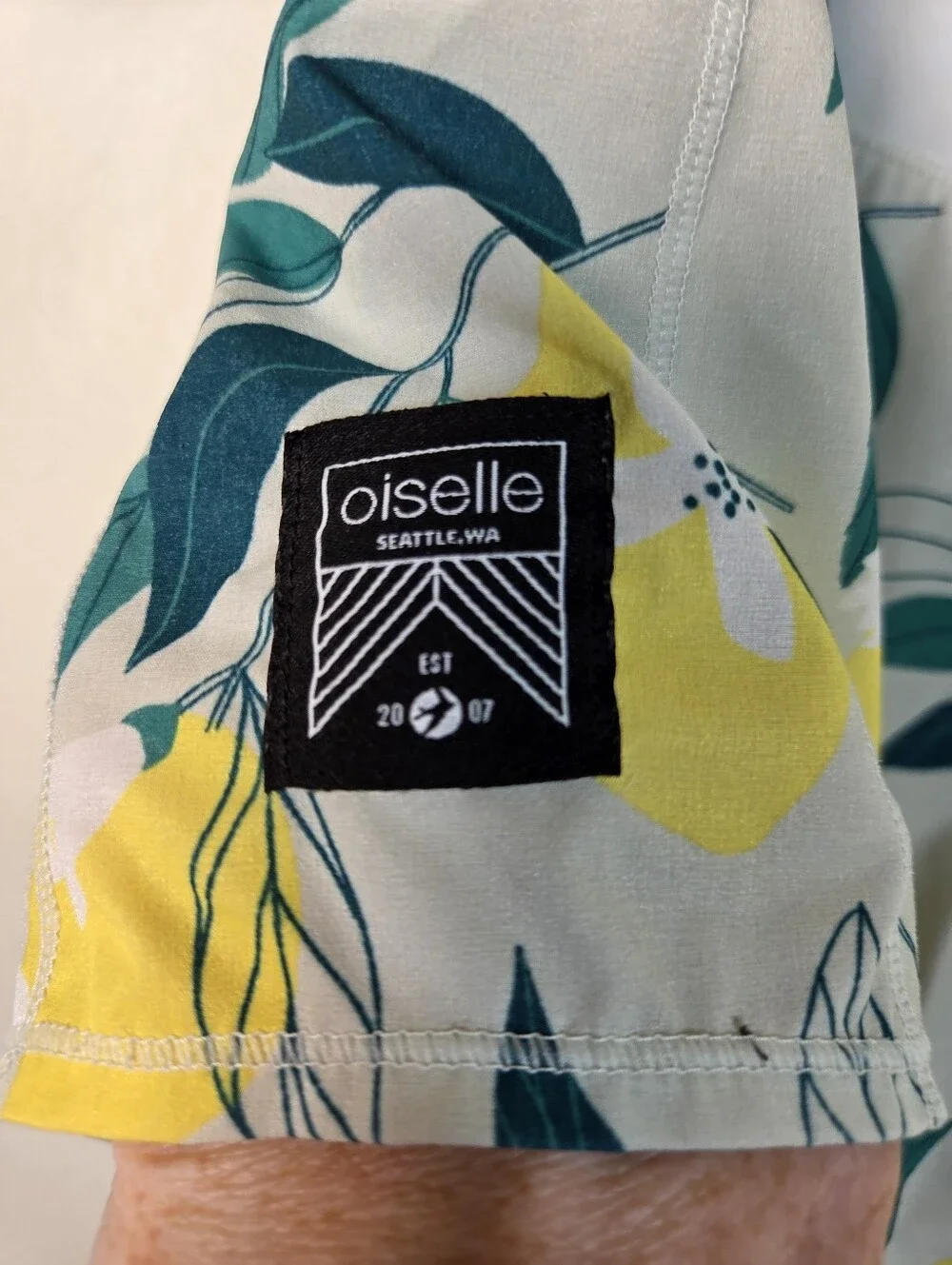 Oiselle Special Edition Roga Running Shorts White Green Lemon Print Size 4 - Picture 7 of 14